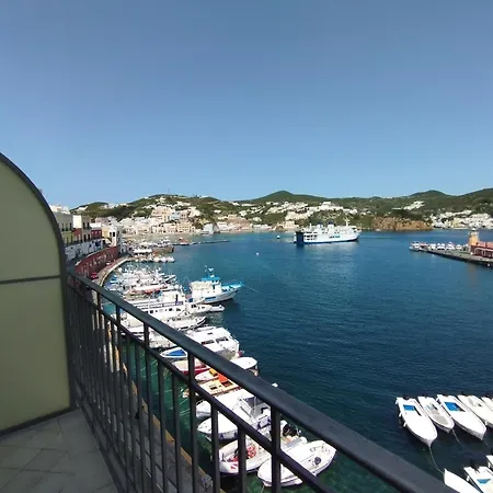 Mari Hotel 3*
