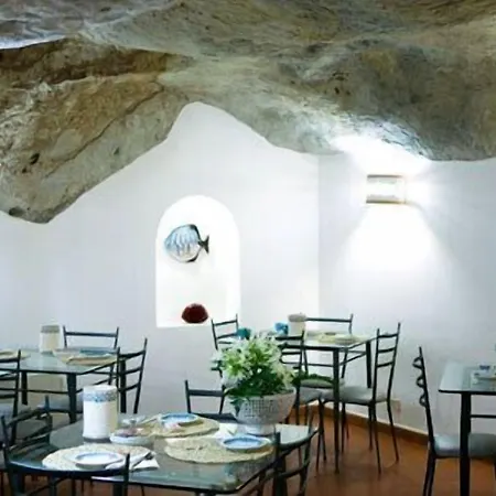 Mari Otel Ponza