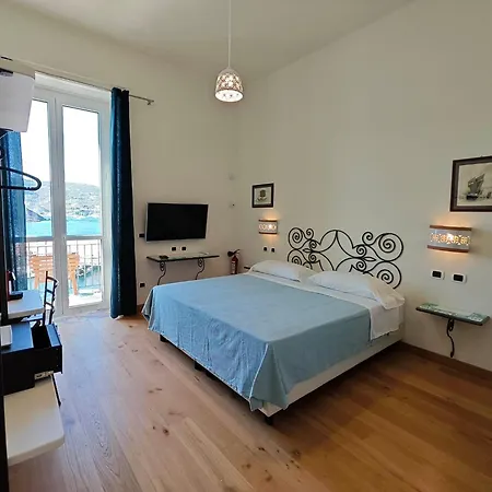 Otel Mari 3*
