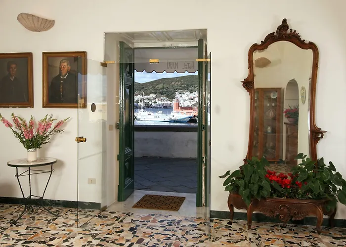 Mari Отель Понца