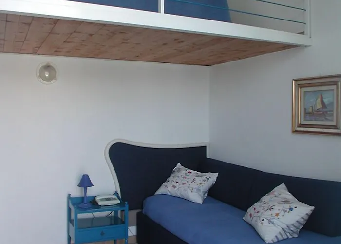 Mari Отель Понца