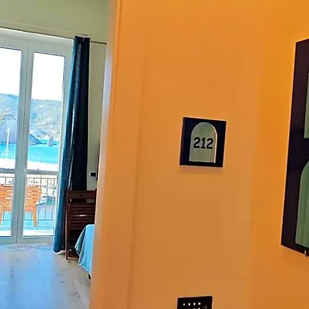 מלון Mari פונזה