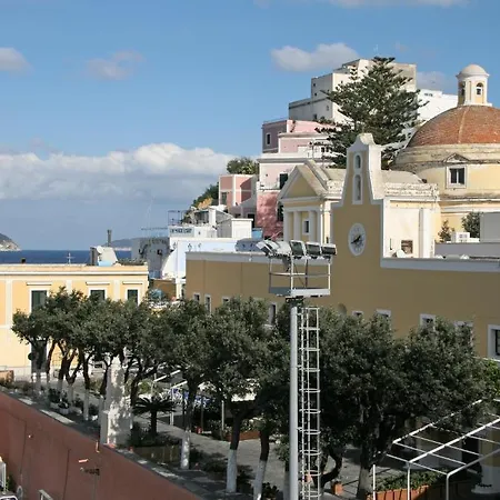 Mari Hotel